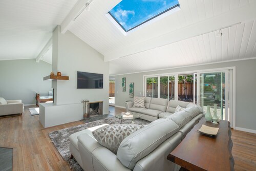 Pebble Beach Retreat • Ocean Views • Infrared Sauna • Short Walk to Beach