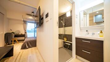 1 Bedroom Apartment | Private kitchen | Fridge, microwave, stovetop, electric kettle
