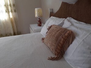 2 bedrooms, iron/ironing board, WiFi, bed sheets