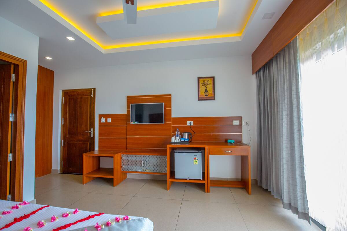 Premium Double Room | Dilengkapkan perabot secara berasingan, ruang kerja komputer riba
