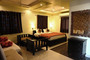 Superior Double Room | Soundproofing - Om Heritage Hotel (Jodhpur)