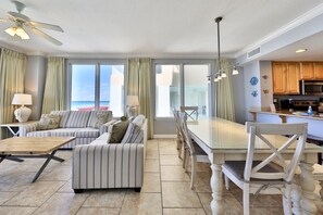 Télévision à écran plat, lecteur de DVD