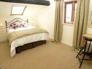7 bedrooms, iron/ironing board, free WiFi, bed sheets