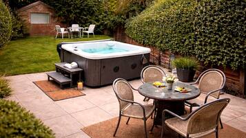 House, 1 Bedroom | Terrace/patio