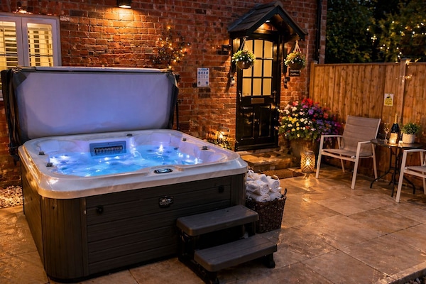 House, 2 Bedrooms | Terrace/patio
