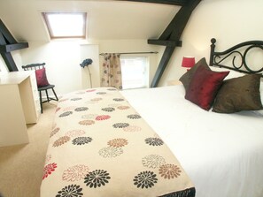 House, 2 Bedrooms - Hamlet Cottage (Stratford-upon-Avon)