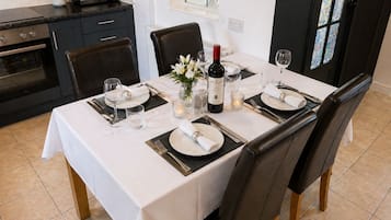 House, 3 Bedrooms | Dining room