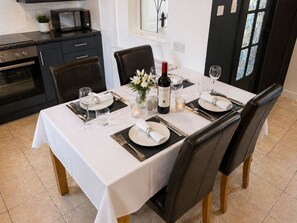 Dining room - Falstaff Cottage (Stratford-upon-Avon)