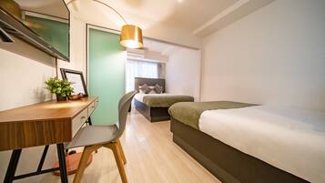 1 Bedroom Apartment | 1 bedroom, desk, laptop workspace, blackout drapes