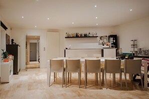 Kontinental frokost hver dag (EUR 15 per person)