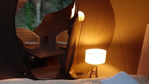 Double Room (La Bulle Ethnic') | Cribs (free), bed sheets - Les Perles Catalanes (Vinca)