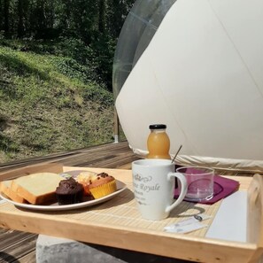 Free daily on-the-go breakfast - Les Perles Catalanes (Vinca)