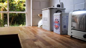 Deluxe Double Room | Shared kitchen