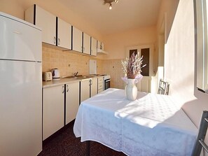 Fridge, oven, cookware/dishes/utensils, freezer - Apartment Franjo by Interhome (Opatija/Ika)