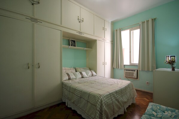 1 habitación y ropa de cama