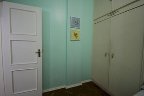 1 habitación y ropa de cama