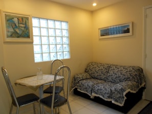 Apartamento (2 Bedrooms) | Sala de estar