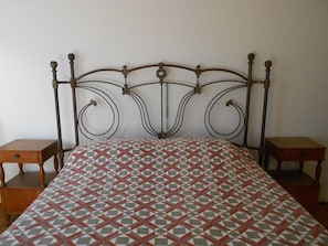Apartment (2 Bedrooms) | 2 Schlafzimmer, Bettwäsche