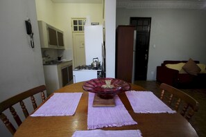 Apartemen (2 Bedrooms) | Dapur pribadi