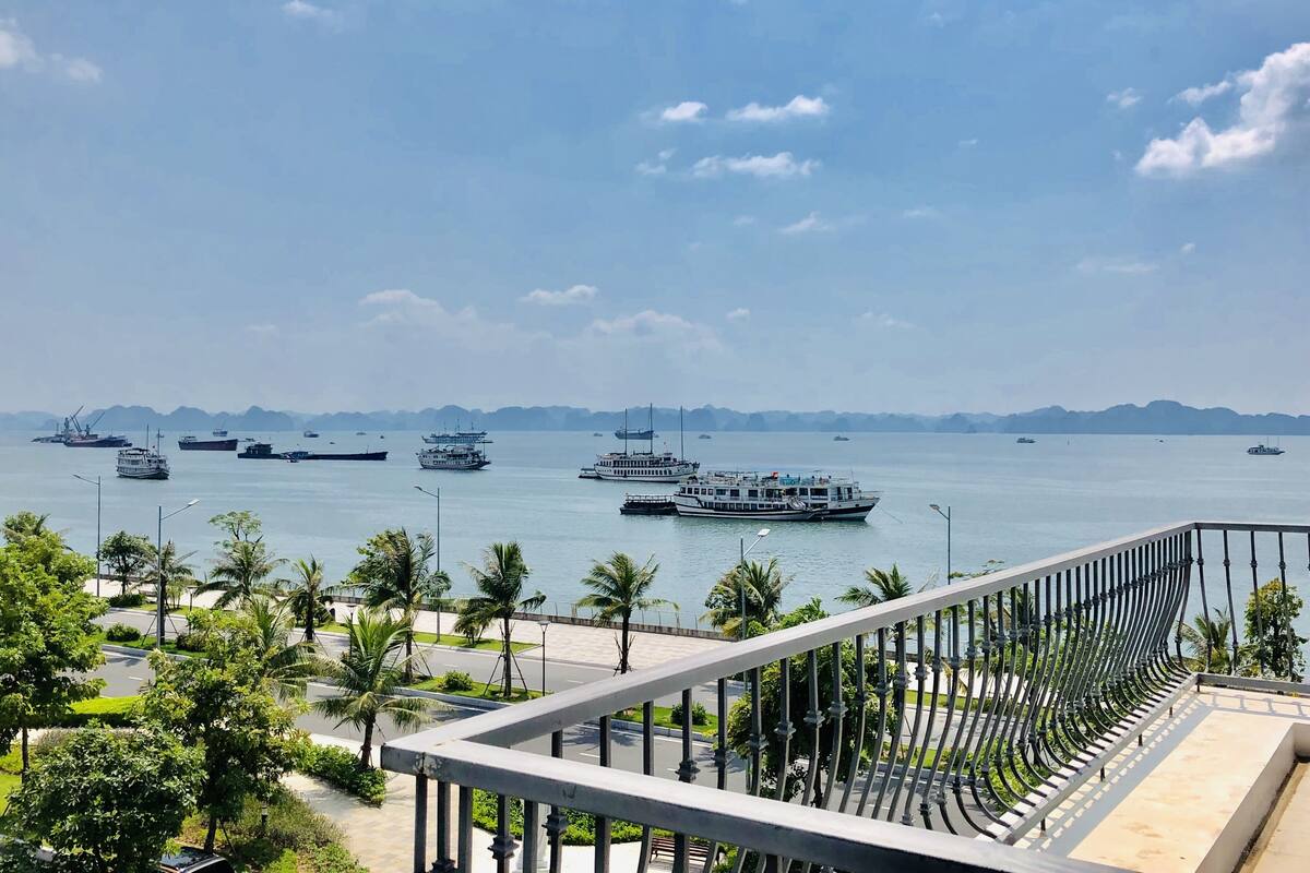 Deluxe House | Beach/ocean view