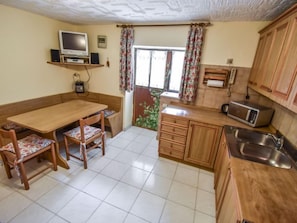 Fridge, microwave, oven, cookware/dishes/utensils