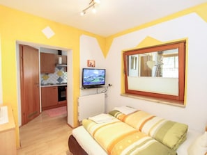 1 bedroom, free internet