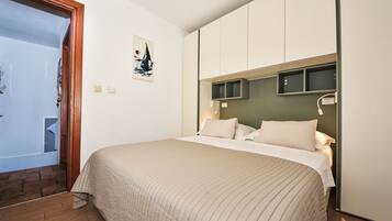 2 bedrooms, internet