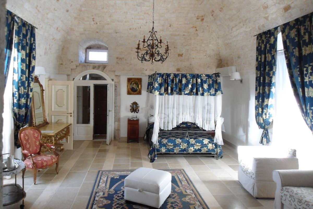 Suite (Regal) | 1 bedroom, minibar, in-room safe, individually decorated