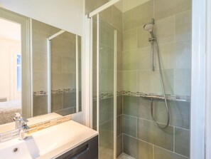 Bathroom - Jeanne d'Arc by Interhome (Saint Palais sur mer)