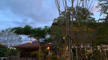 Fachada del alojamiento - Noche