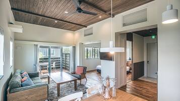 Vila luxo (Villa B) | Área de estar | TV de tela plana 32 polegadas com canais digitais, TV LCD, dock para MP3