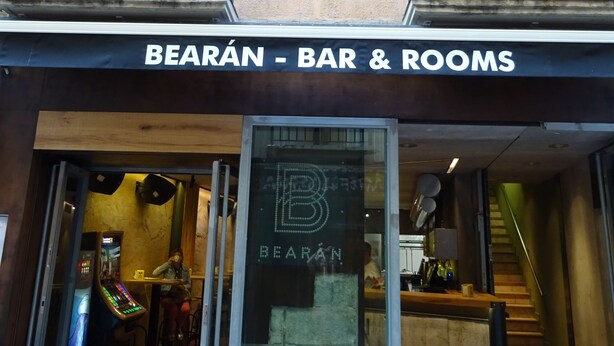 Front of property - Hostal Bearán (Pamplona)