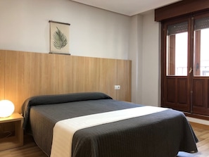 Lits bébé (gratuits), Wi-Fi gratuit, draps fournis