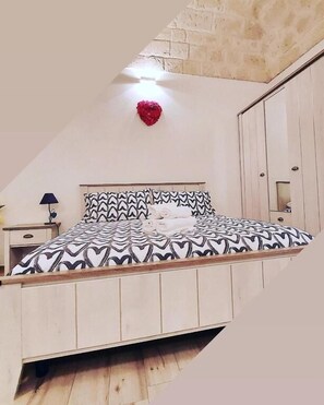 ห้องดับเบิล, ลานระเบียง | มินิบาร์ฟรีบางอย่าง, ผ้าม่านกันแสง, เตารีด/โต๊ะรีดผ้า, เปล/เตียงเด็กอ่อน