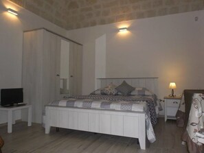 Studio, Patio | Free minibar items, blackout drapes, iron/ironing board - Dimora Dei Gelsi (Polignano a Mare)