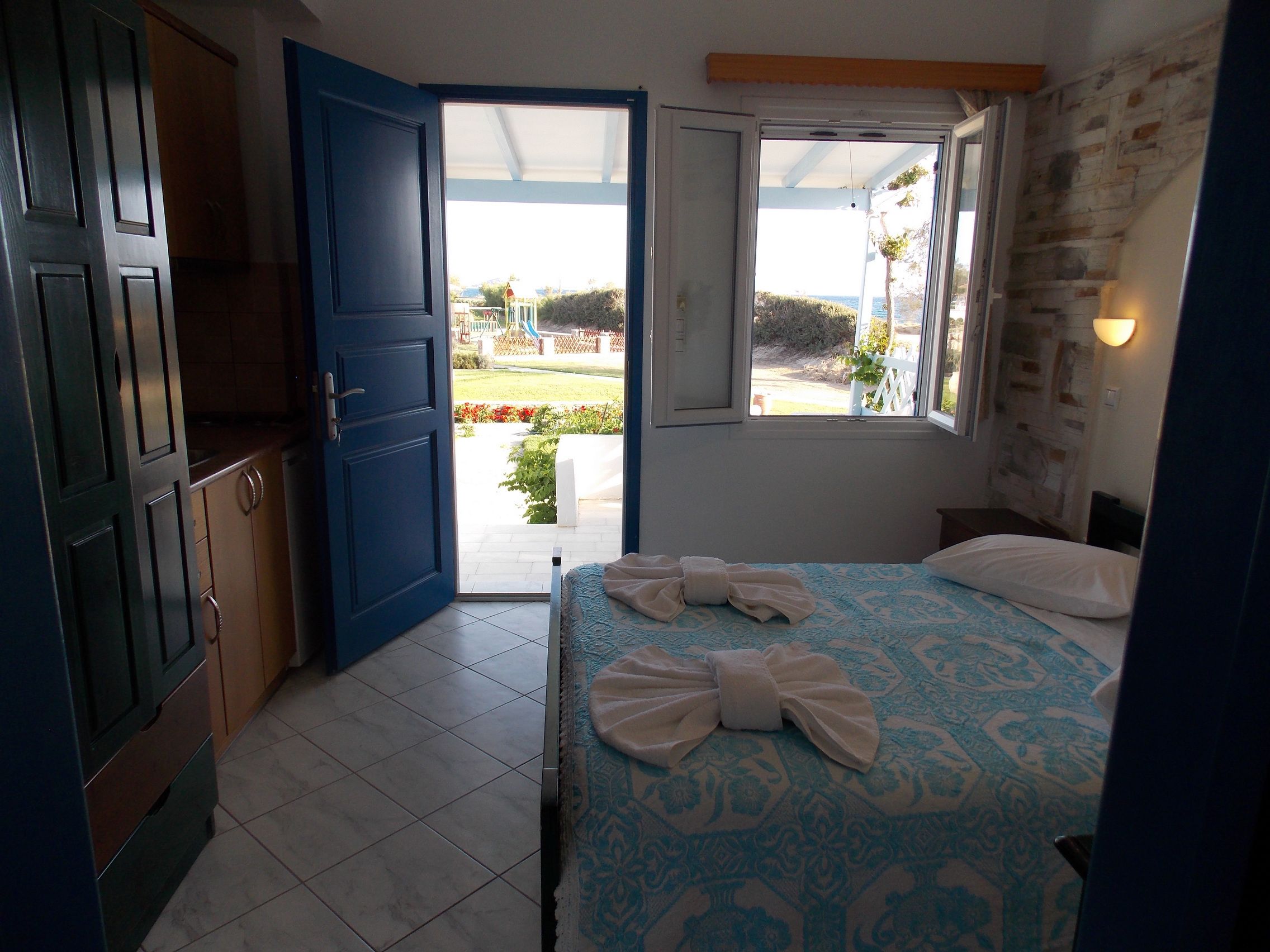 single room, sea view | 1 bedroom, in-room safe, wheelchair access