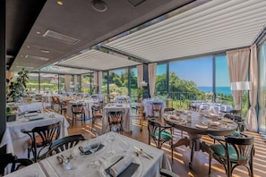 Restaurant - Hotel DeVille (Costermano sul Garda)