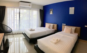 Basic Twin Room | Individually decorated, desk, laptop workspace, blackout curtains - Thanks Pama (Bangkok)