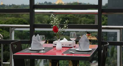 H Plus Hotel Yangon