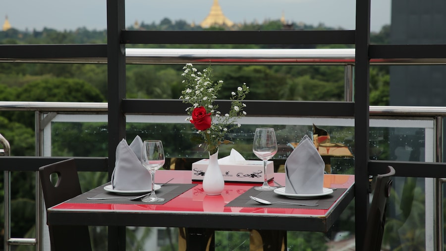 H Plus Hotel Yangon