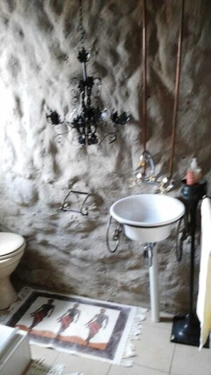 Double or Twin Room | Bathroom - Lapeng Ha Mamosa (Maseru)