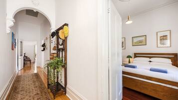 2 bedrooms, iron/ironing board, free WiFi, bed sheets