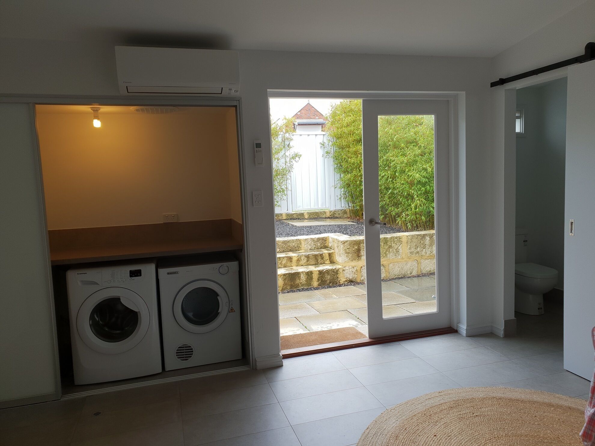 Central Fremantle two bedroom historic cottage — image 2