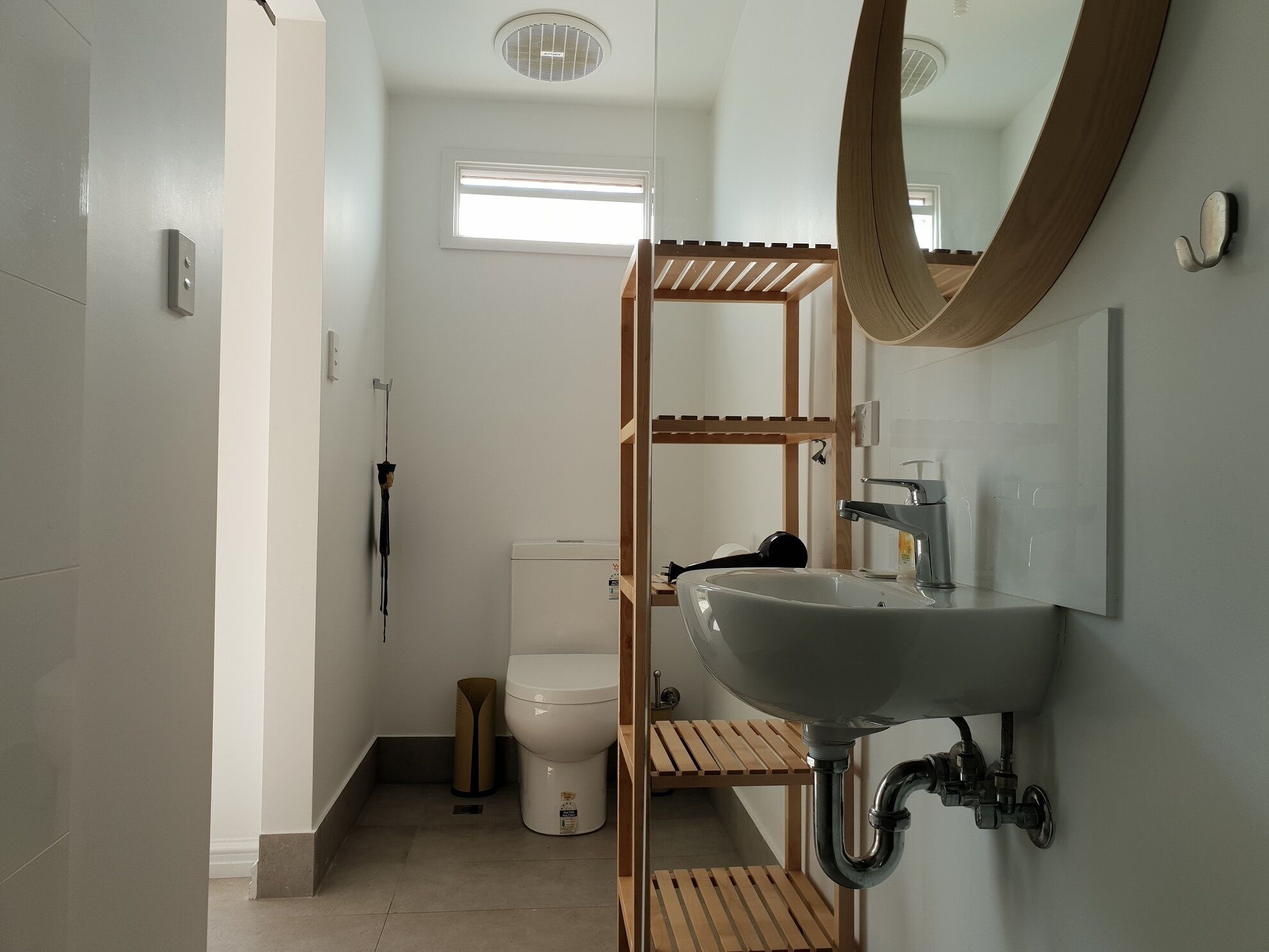 Central Fremantle two bedroom historic cottage — image 12
