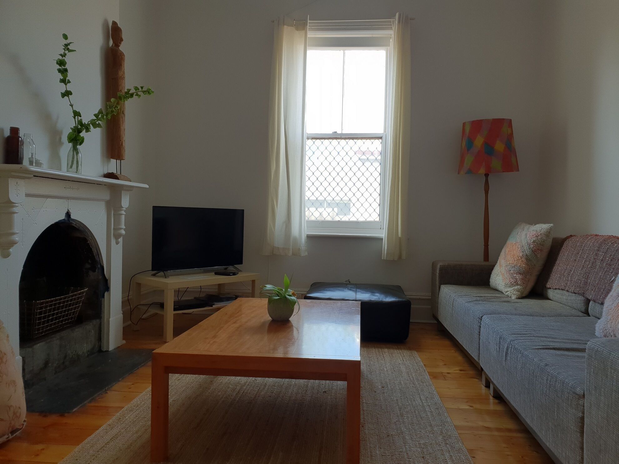 Central Fremantle two bedroom historic cottage — image 4