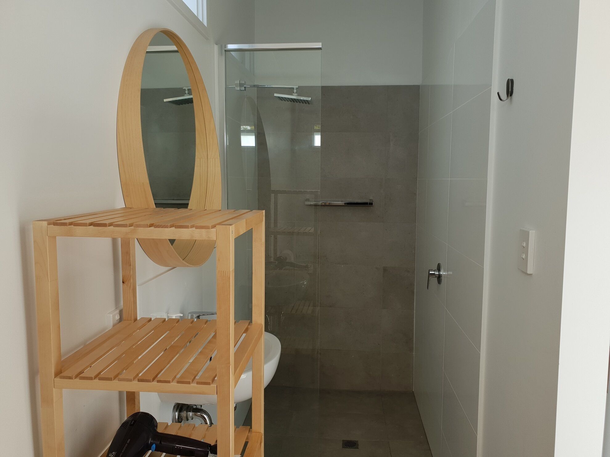 Central Fremantle two bedroom historic cottage — image 11