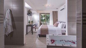 In-room safe, blackout curtains, soundproofing, free WiFi - Imperial Palace Hotel (Rethymno)
