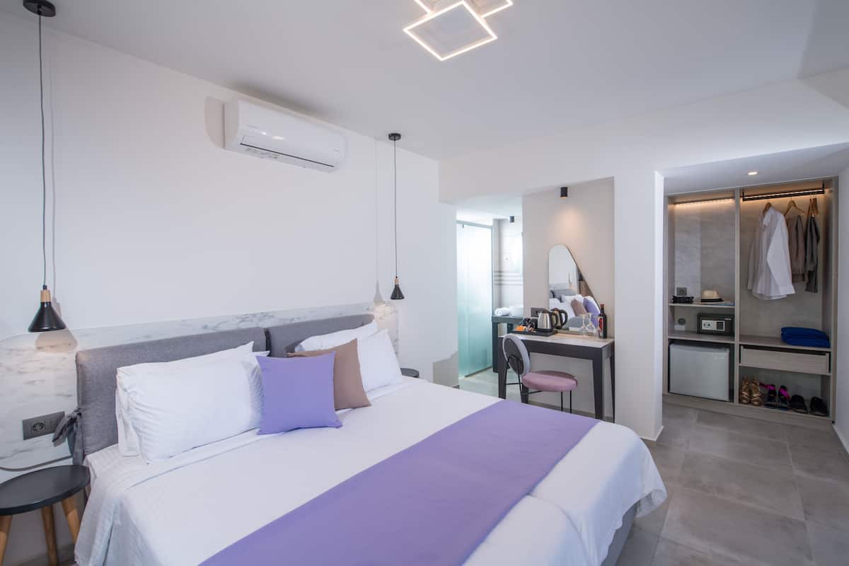 In-room safe, blackout drapes, soundproofing, free WiFi