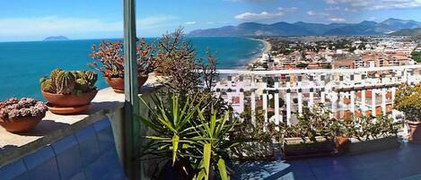 Apartment, 2 Bedrooms | Terrace/patio
