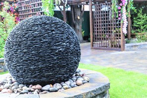 Garden - The Lansdowne Hotel (Belfast)